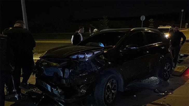 Gebze'de cip ile otomobil çarpıştı: 2 yaralı
