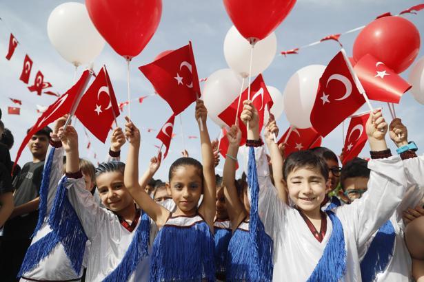 Antalya'da 23 Nisan coşkusu