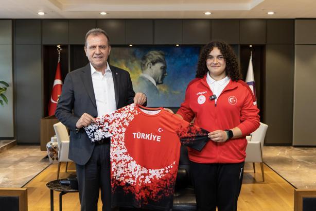 Nidanur’dan Başkan Seçer’e ziyaret