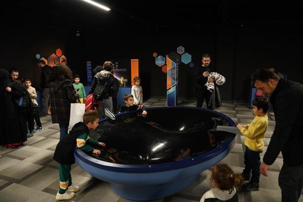 Özdemir Bayraktar Bilim Merkezi’nde, 23 Nisan coşkusu