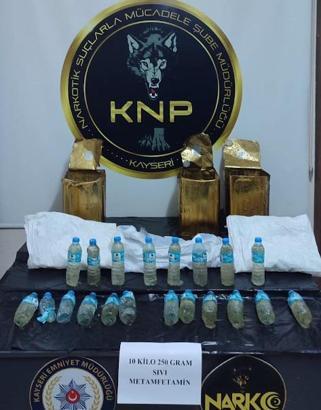 Bal tenekelerinde sıvı metamfetamin ele geçirildi