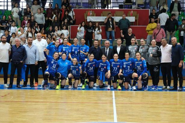 Yalıkavakspor üst üste ikinci şampiyonluk için finalde