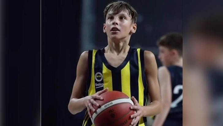 Fenerbahçeli küçük Jasikevicius Balıkesir'de parkede