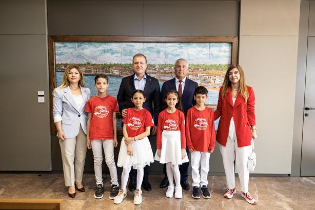 Başkan Seçer makamını öğrencilere devretti