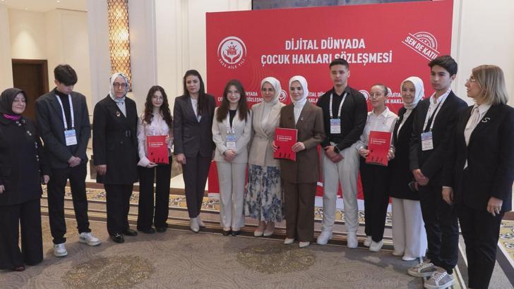 İstanbul- Bakan Göktaş: Mesele teknolojiden kaçmak değil, onu çocuklarımız için güvenli hale getirmek