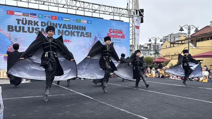 Türk Dünyası Çocuk Festivali'nden renkli görüntüler