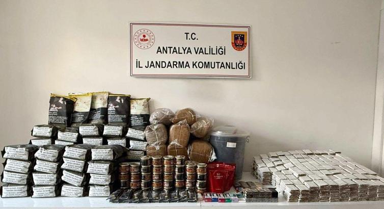 Elmalı'da kaçak tütün operasyonu