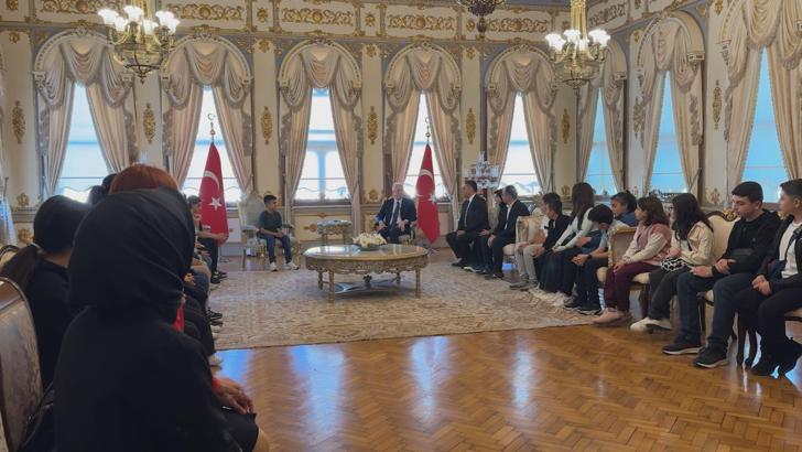 İstanbul - Vali Gül, 5 ilden gelen öğrencileri ağırladı