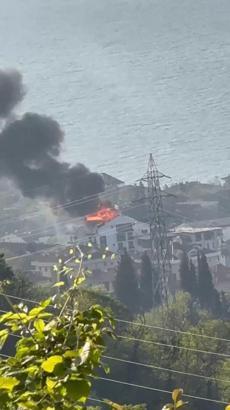 4 katlı apartmanın çatısı alev alev yandı