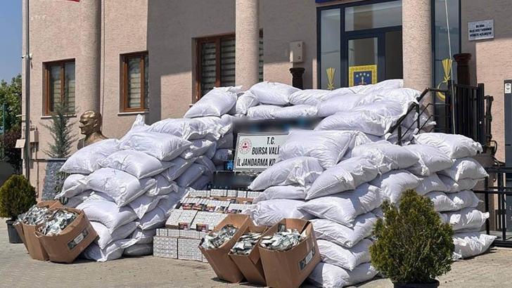 Bursa'da, 2,3 milyon liralık kaçak tütün operasyonu; 1 gözaltı