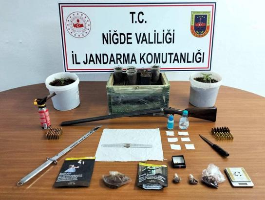 Niğde'de uyuşturucu ve kaçak tütün operasyonu