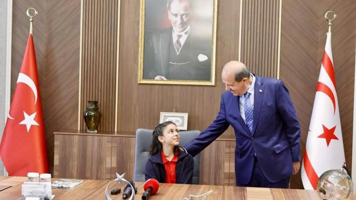 KKTC Cumhurbaşkanı Tatar, makamını ilkokul öğrencisine devretti
