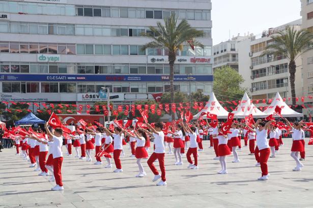 İzmir'de 23 Nisan coşkusu
