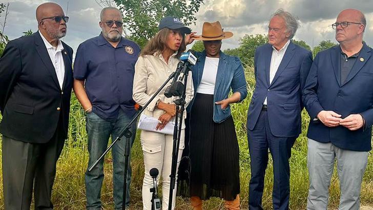 ABD’li kongre üyeleri, gözaltındaki Türk öğrenci Öztürk ve Filistinli aktivist Halil’i ziyaret etti