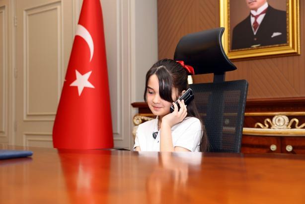 Adıyaman Valisi makamını küçük Defne'ye bıraktı