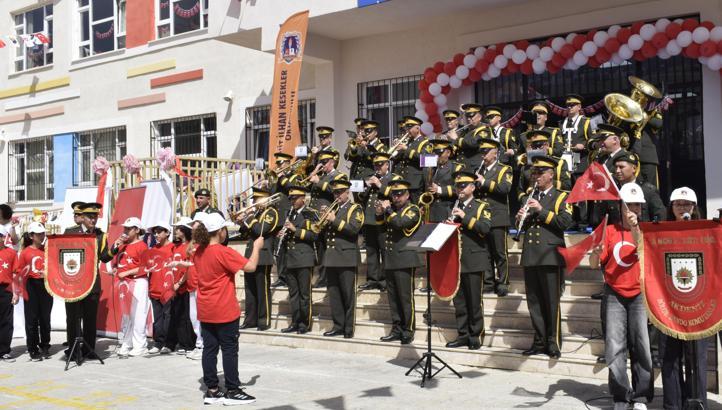 Askeri bandodan 23 Nisan konseri