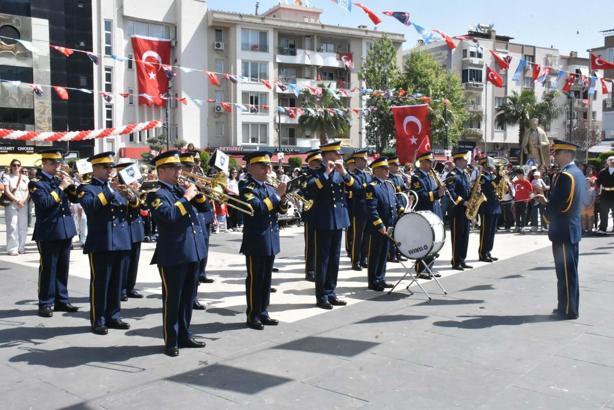 İzmir'de 23 Nisan'a özel bando konseri