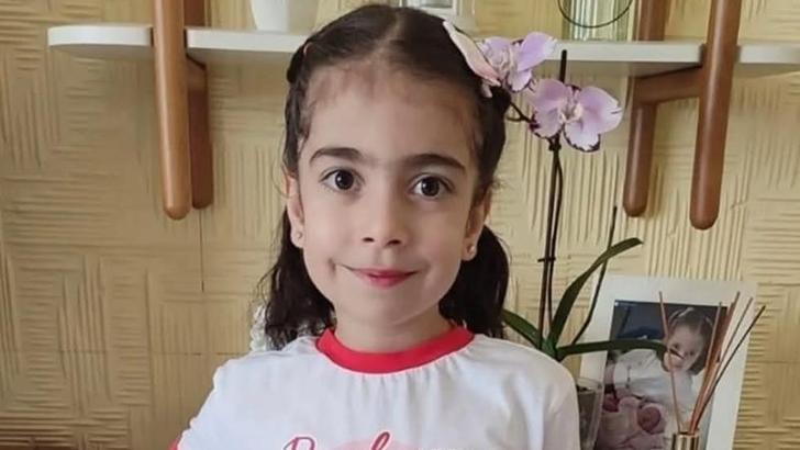 Otomobil çarpan 6 yaşındaki Zümra, 4 gün sonra yaşam savaşını kaybetti