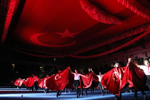 Bolu’da renkli bayram gösterisi