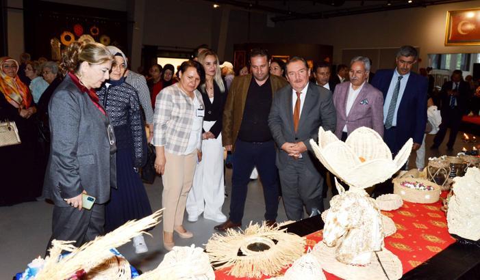 Antalya'da galeri sanat fuarına dönüştü