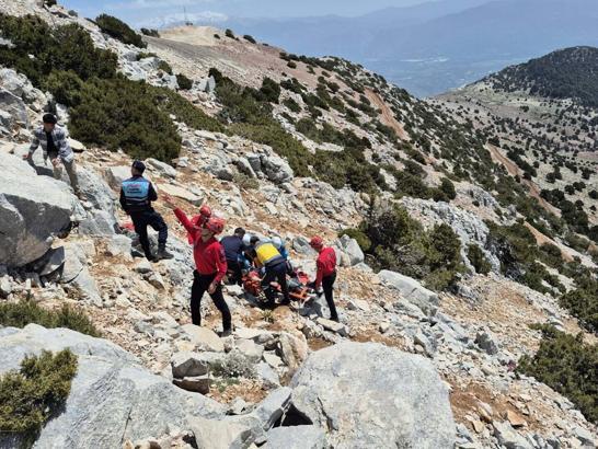 Fethiye'de paraşüt kayalıklara düştü; 2 ölü