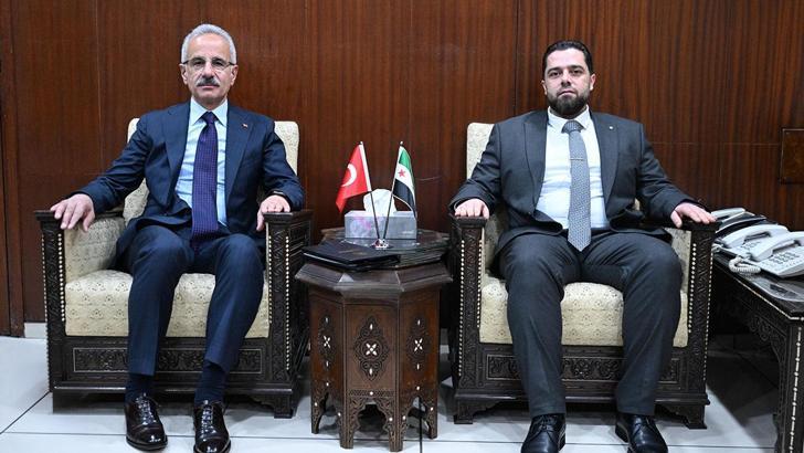 Bakan Uraloğlu, Suriye Bayındırlık ve İskan Bakanı Abdulrezzak ile bir araya geldi