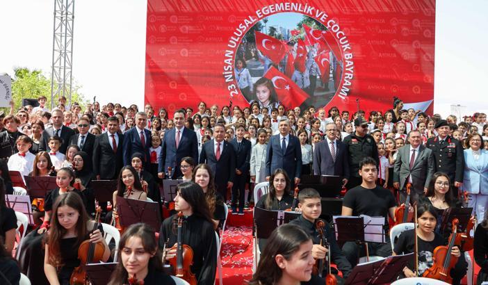 Antalya'da 23 Nisan coşkusu/ Ek fotoğraf