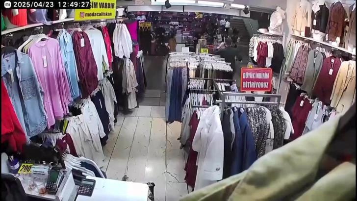 İstanbul - Kapalıçarşı'da kuyumcuda deprem anı böyle kaydedildi