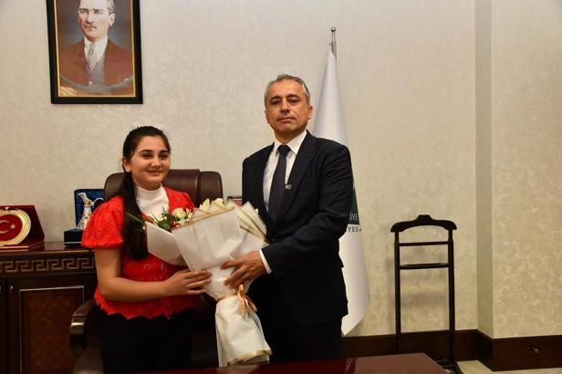 Belediye Başkanlığı koltuğu minik başkanlara emanet edildi