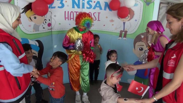 Göç İdaresi’nden Cilvegözü’nde Suriyeli çocuklara 23 Nisan şenliği
