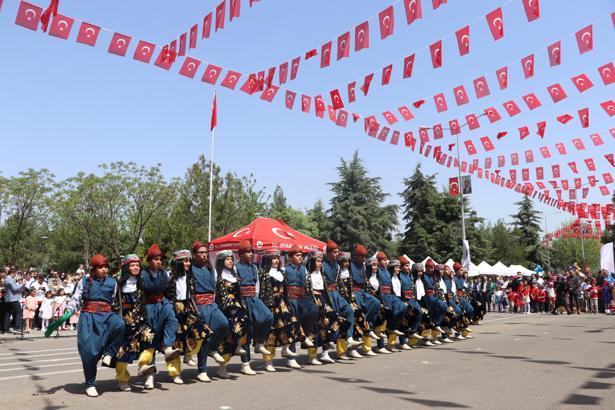 Diyarbakır, Mardin, Elazığ ve Siirt’te 23 Nisan coşkuyla kutlandı