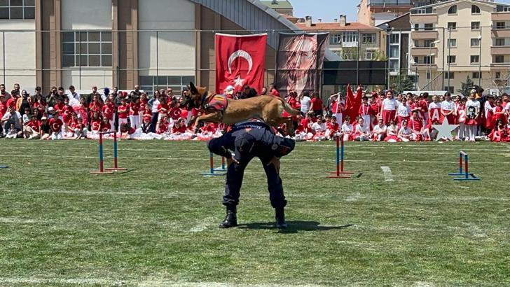 Nevşehir'de JAKEM'in 23 Nisan gösterisi ilgiyle izlendi