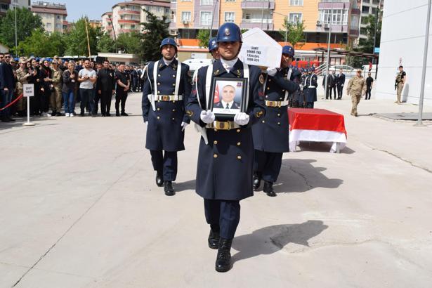Tabancası kazara ateş alan uzman çavuş şehit oldu