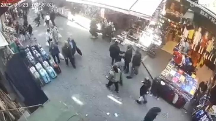 İstanbul - İstanbul'da 13 saniye süren 6,2 büyüklüğündeki deprem anı böyle kaydedildi