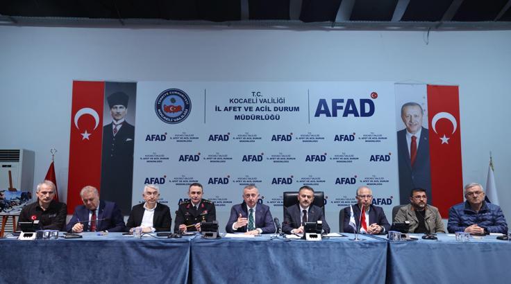 Kocaeli Valisi Aktaş: 23 vatandaşımız yüksekten atlama sonucu yaralandı