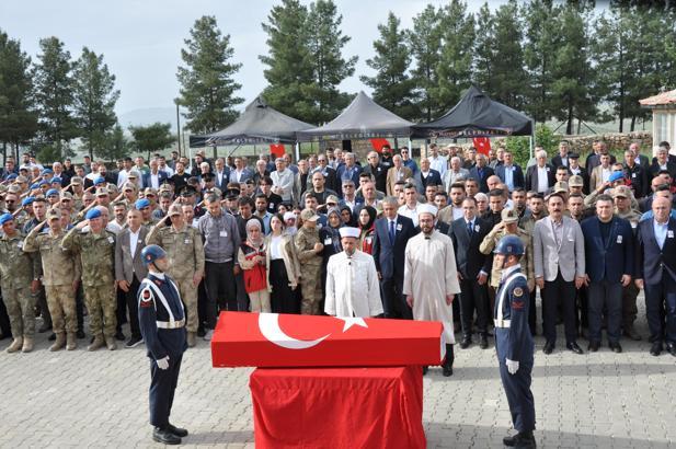 Tabancası kazara ateş alan uzman çavuş şehit oldu (2)