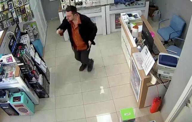 İstanbul- Avcılar'da deprem anları kameralarda