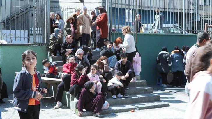 İstanbul - İstanbul'da 6,2 büyüklüğündeki deprem sonrası artçı sarsıntılar sürüyor / Drone görüntüleriyle geniş haber