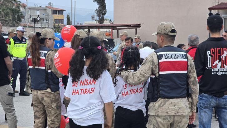 Hatay'da öksüz ve yetim çocuklar doyasıya eğlendi
