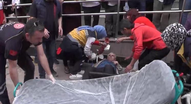 Daha önce eşini kolundan bıçaklayan husumetlisini kolundan bıçakladı