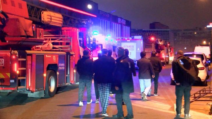 İstanbul - Sancaktepe'de oto galericiler sitesinde yangın
