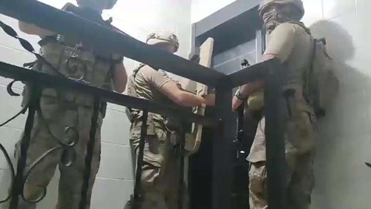 İzmir’de FETÖ operasyonu: 6 gözaltı