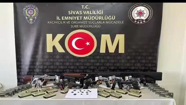 Sivas merkezli 4 ilde kaçak silah operasyonu: 18 gözaltı