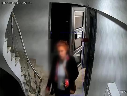 İstanbul- Sultangazi'de deprem sırasında panikle sokağa çıktılar; hırsızlar evlerine girmeye çalıştı