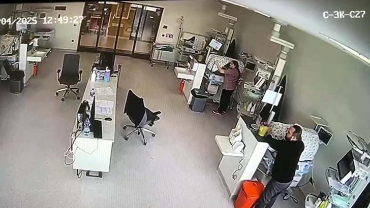 Bakanlık, depremde bebeklerin başında bekleyen sağlıkçıları paylaştı