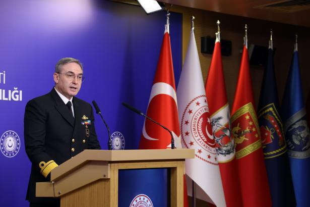 MSB: Terör örgütünün barınma alanlarına havadan Türkçe, Kürtçe ve Arapça bildiriler atılıyor