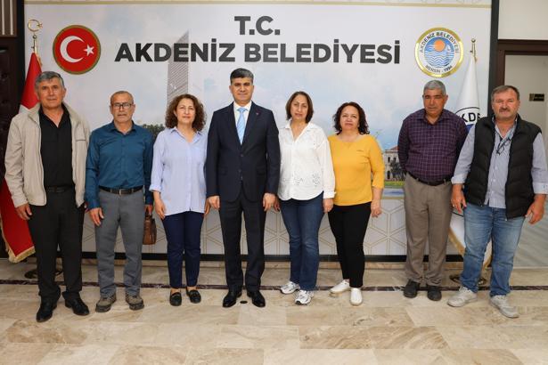 Şener, emekli olan işçileri makamında ağırladı