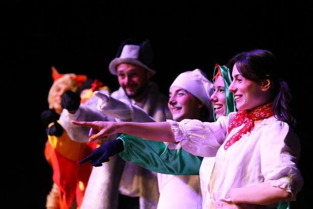 Menteşe Belediye Tiyatrosu, uluslararası festivalde sahne aldı