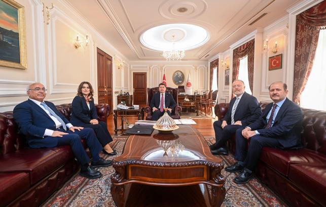 Adalet Bakanı Tunç, DEM Parti heyeti ile görüştü