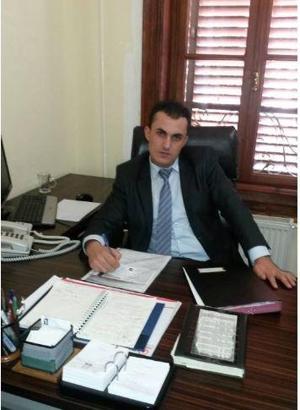 Boşanma aşamasındaki eşini öldürüp, intihar etti